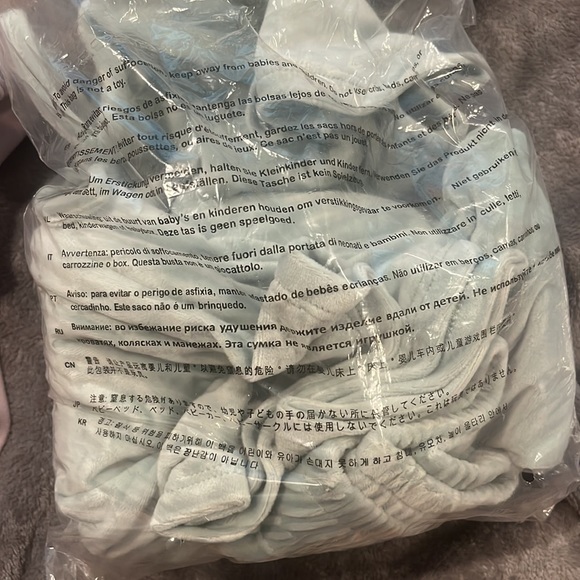 NEW Velour set - Picture 4 of 4